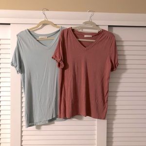 Lake Flower large V-neck Tees